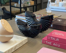 Cargar imagen en el visor de la galería, Escultura Cuello Negro